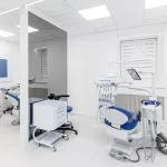 Nowoczesne metody usuwania zębów a minimalizacja bólu i dyskomfortu Nowoczesne metody usuwania zębów a minimalizacja bólu i dyskomfortu